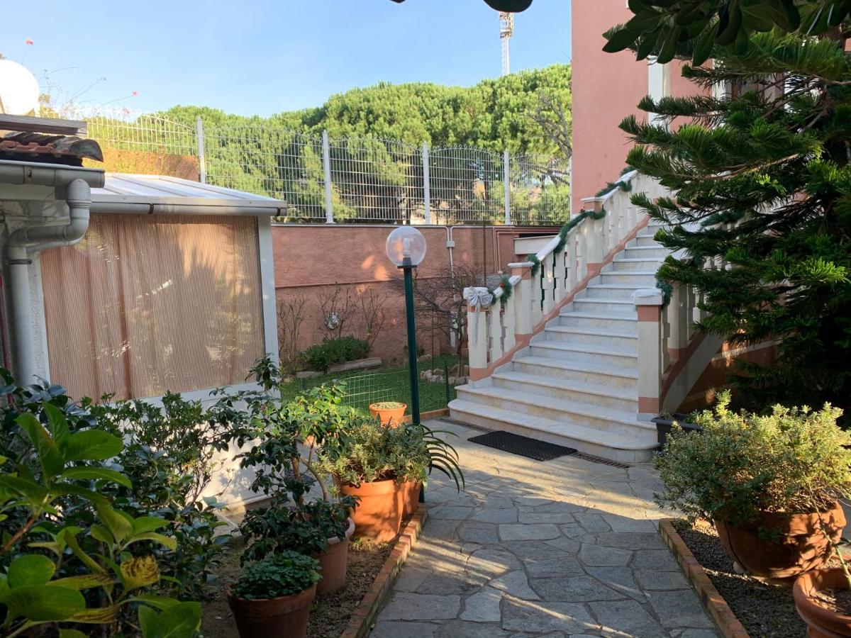 Resort Dependance Di Villa Rosa Maria Σαβόνα Εξωτερικό φωτογραφία